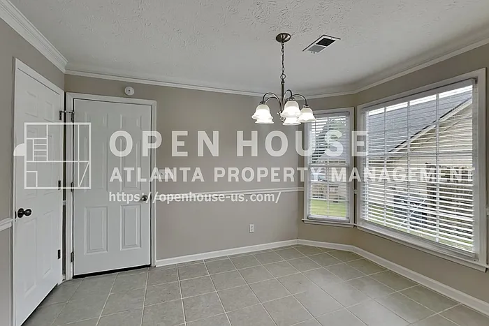 4620 Hampton Square Dr — Photo 8