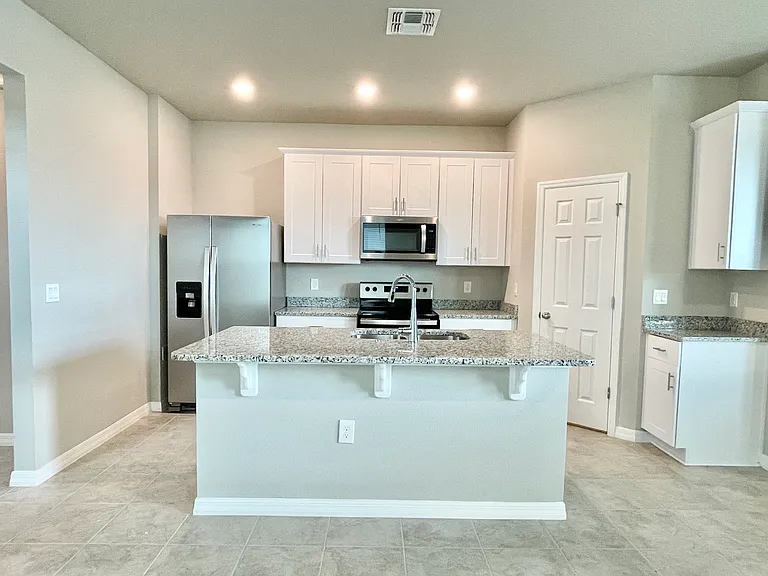 332 S Zuni Rd — Photo 6