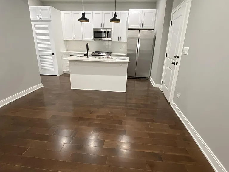 2154 W Potomac Ave #2F — Photo 3