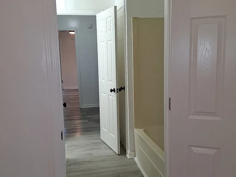 150 Villa Ct #150 — Photo 2