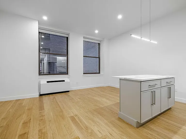 37 Wall St #3M — Photo 1