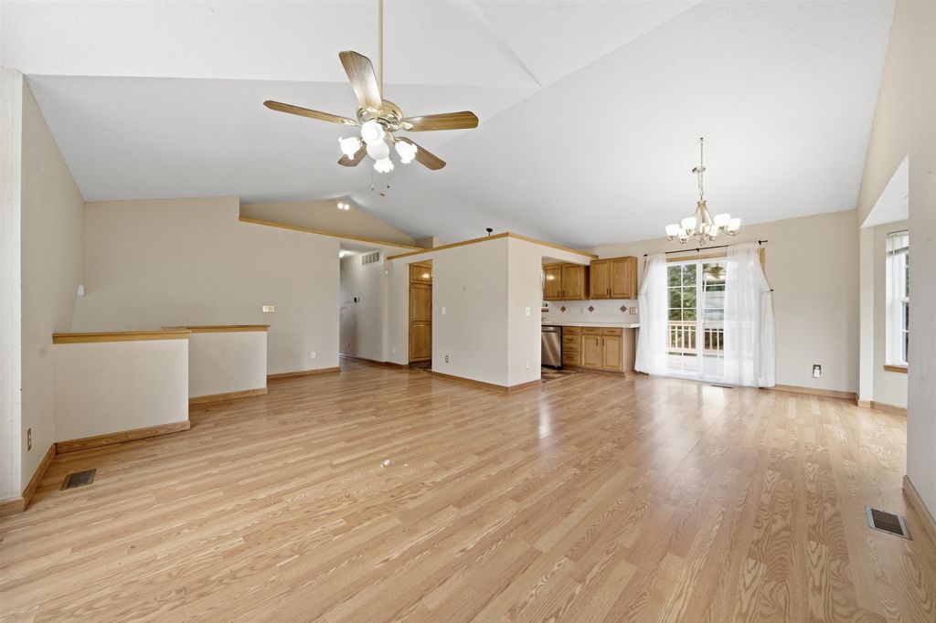 1942 S Chateau St, Wichita, KS - View 6