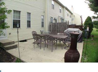 1120 Meadows Dr, Williamstown, NJ 08094