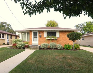 7927 30th AVENUE, Kenosha, WI, 53142