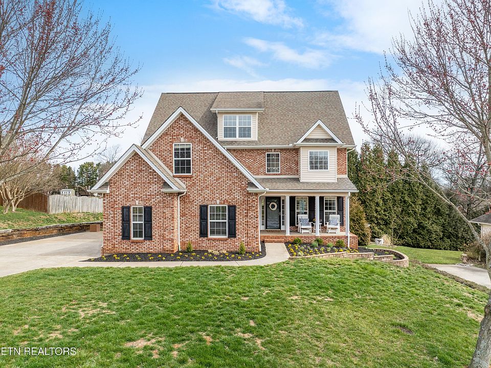 1st image of 1220 Amber Glades Ln
