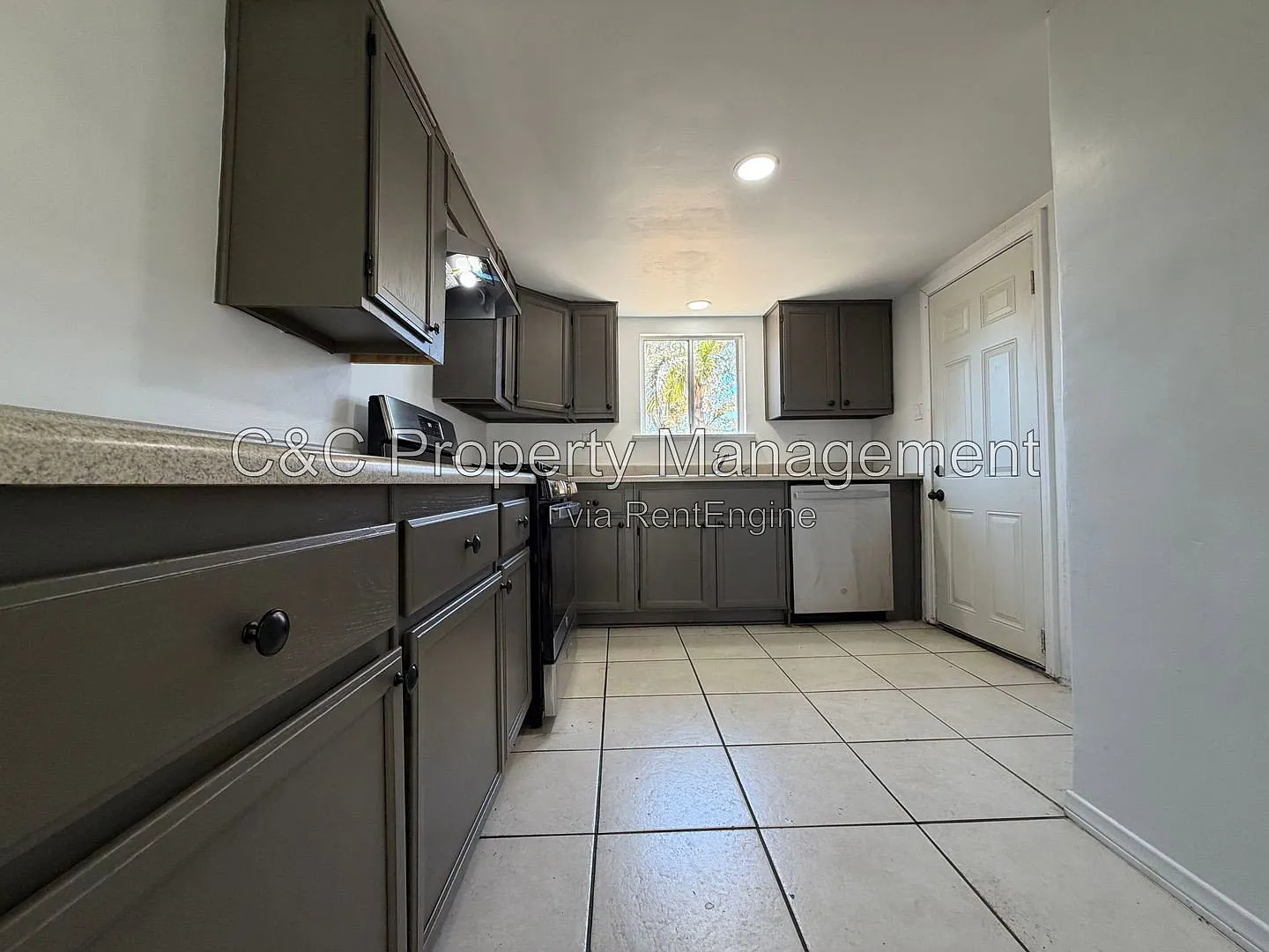 2 bed, 2.5 bath, 1231 sqft, $2,800 — Photo 3