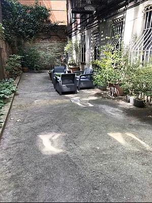 Rented by Compass | media 22