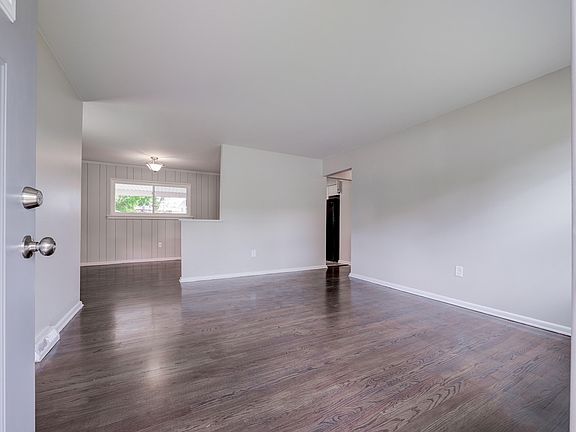 5th image of 3843 Long Meadow Ave NW
