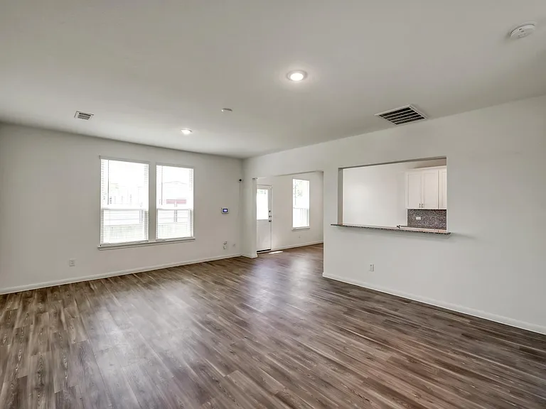 7314 Madison Commons Ln — Photo 5