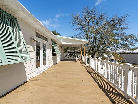 5th image of 3926 Flagg St.