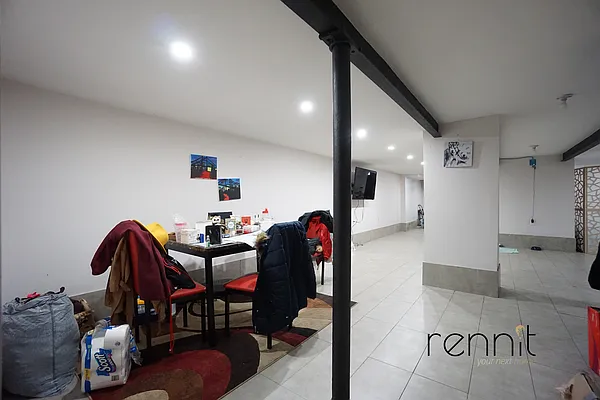 Rented by Rennit Inc. | media 44