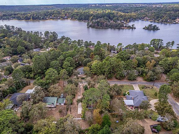 3rd image of 411 Lakeview Dr