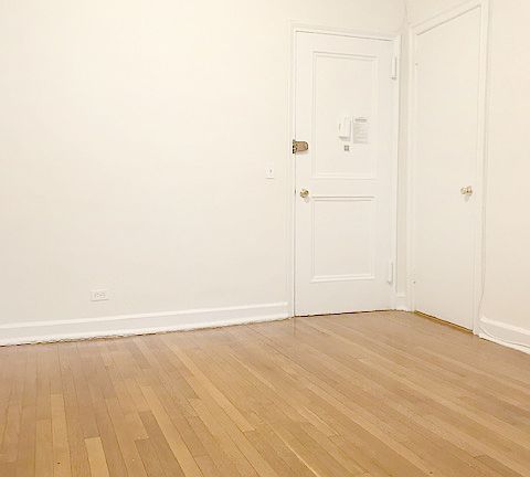 4th image of 57 W 58th St APT 10D