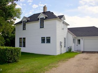 301 3rd Ave W, Lignite, ND 58752