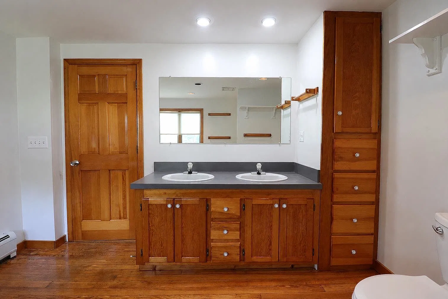 3 bed, 1700 sqft, $3,200 — Photo 3