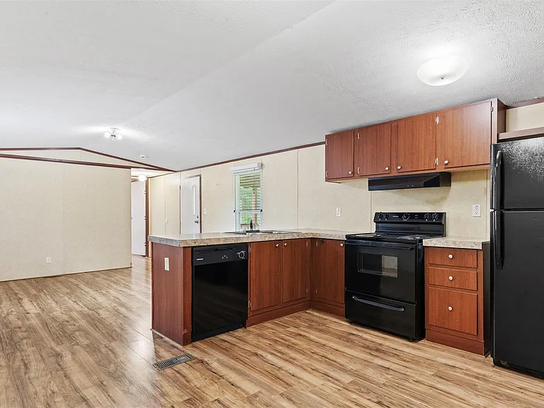91 Maple Ln — Photo 4