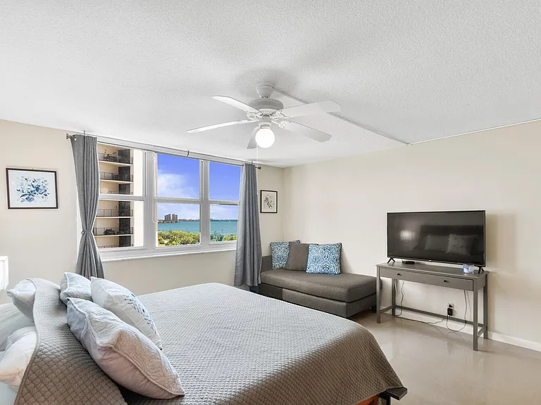 5440 N Ocean Dr #505 — Photo 9