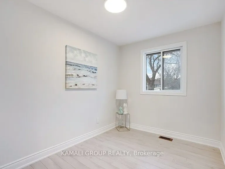 76 Walter Ave #MAIN — Photo 12