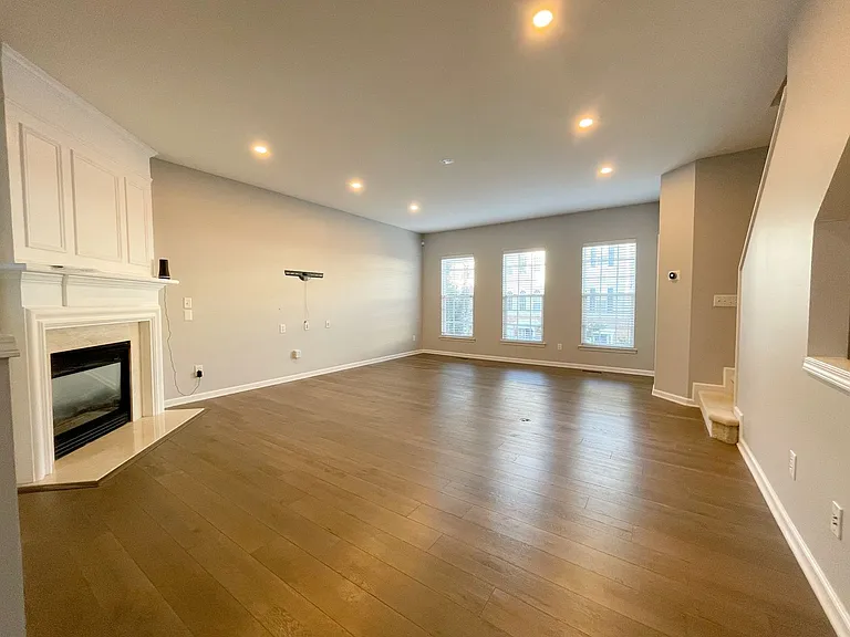 2947 Castleberry Ct — Photo 8