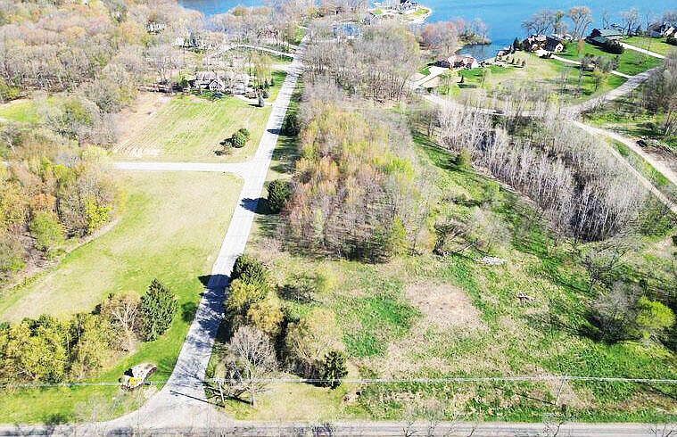 2nd image of Hunters Point Dr #76