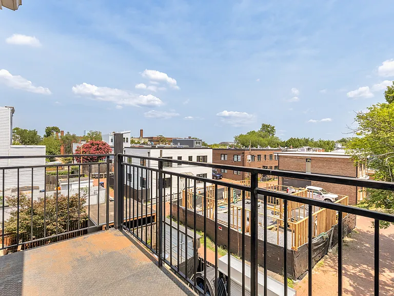 330 16th St SE #Penthouse 2 — Photo 23