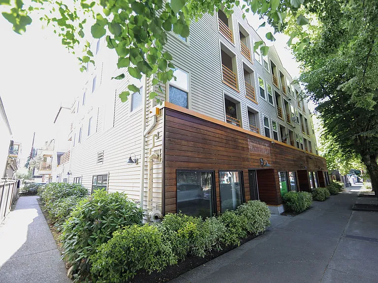 6040 Cali - Spacious 1 & 2 Units | Washer/Dryer | Private Balcony | Lots on Natural Light — Photo 14