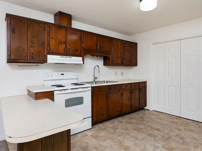 418 Straith St #C — Photo 9