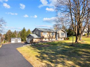 1507 Westview Dr, Coopersburg, PA 18036