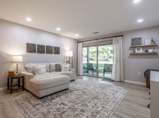 8224 Glenwillow Ln UNIT 102, Indianapolis, IN 46278