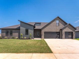 1505 E Silo Ridge Dr, Ozark, MO 65721