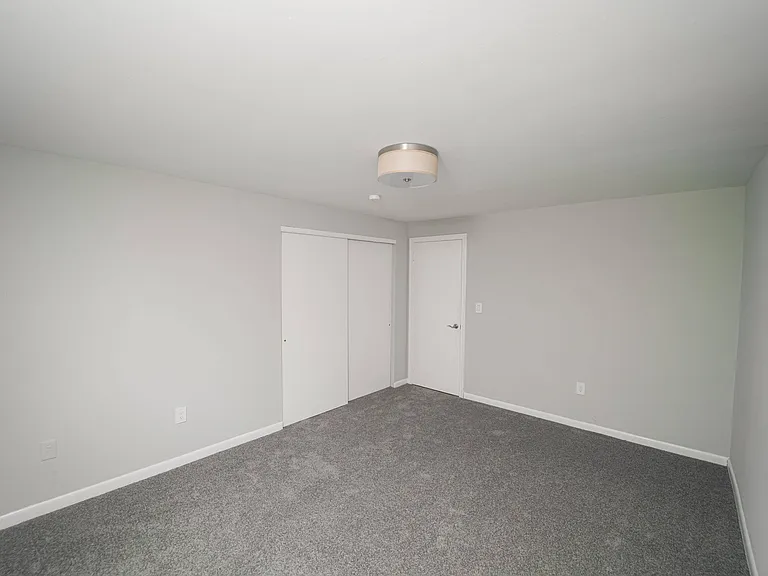 Enclave West Hartford / Parc West — Photo 13