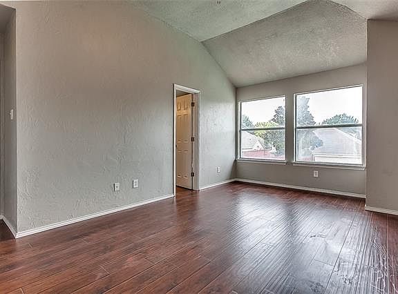 5th image of 10581 Castle Dr