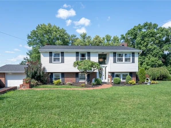 1206 Waverly Dr, Latrobe, PA 15650