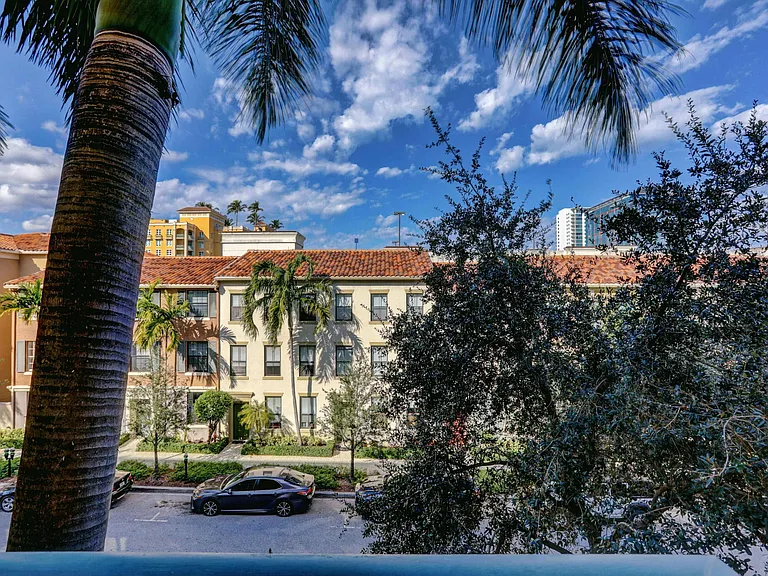 630 Sapodilla Ave #321 — Photo 30