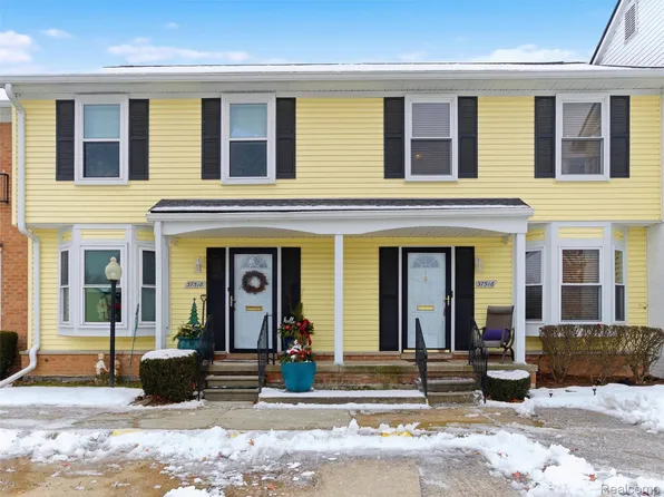 37516 Charter Oaks Blvd, Clinton Township, MI 48036