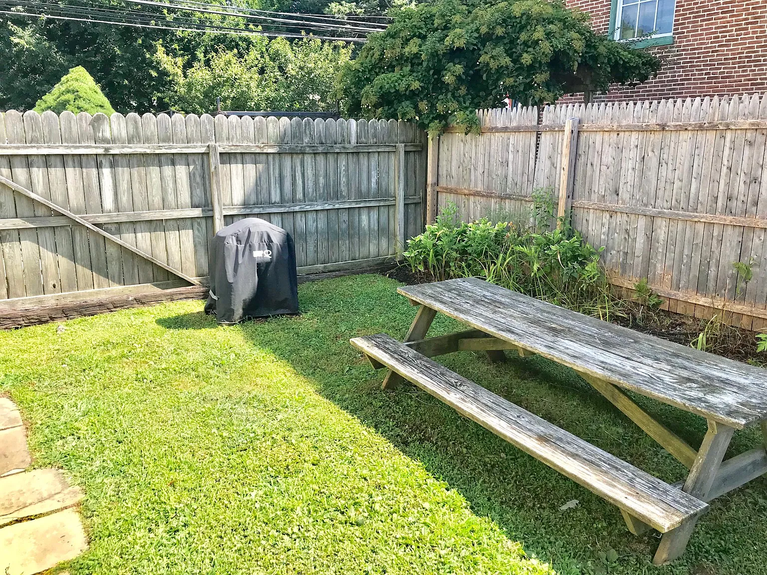 1724 W Doe Run Rd — Photo 1