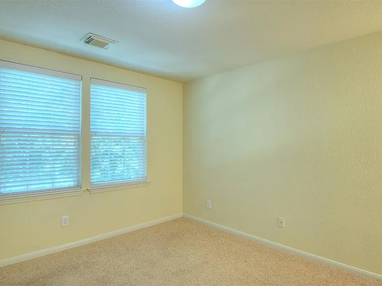 1139 Glenwood Canyon Ln — Photo 11