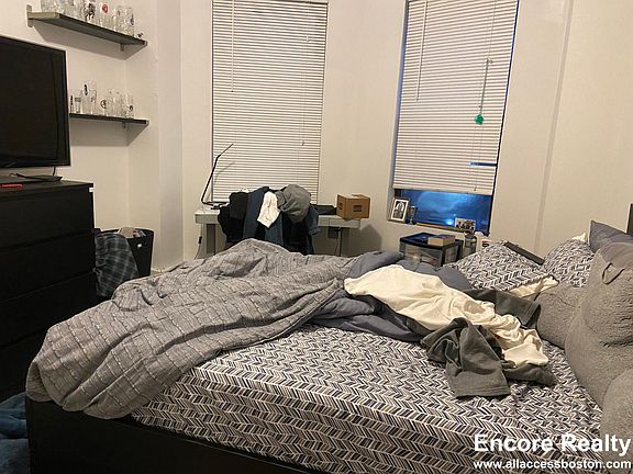 5th image of 612 Columbus Ave APT 2F