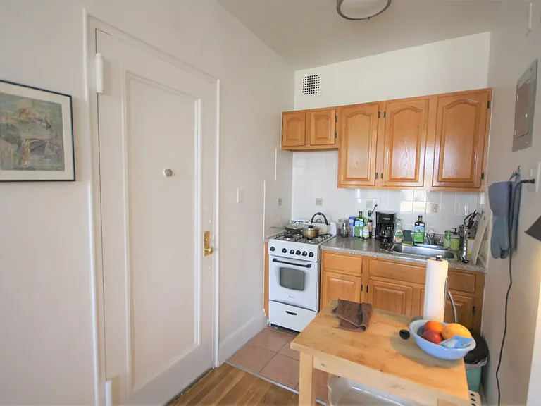 160 Sterling Pl #4F — Photo 7
