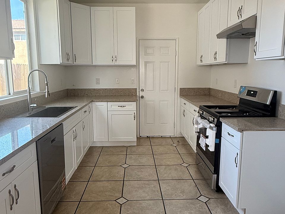 2nd image of 15548 Winona St