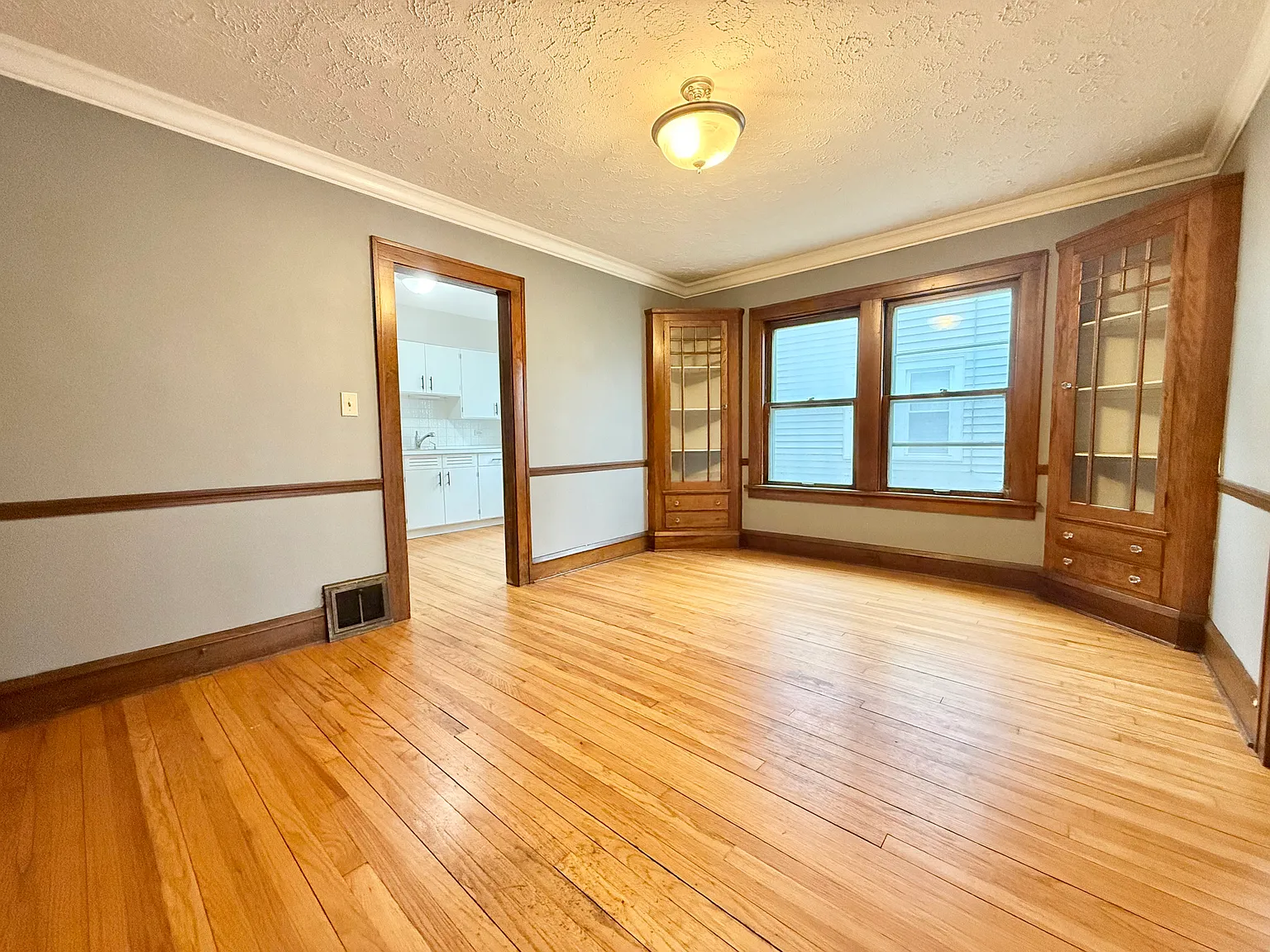 2 bed, 1200 sqft, $1,595 — Photo 3