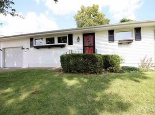 811 Saint Julian St, Pekin, IL 61554