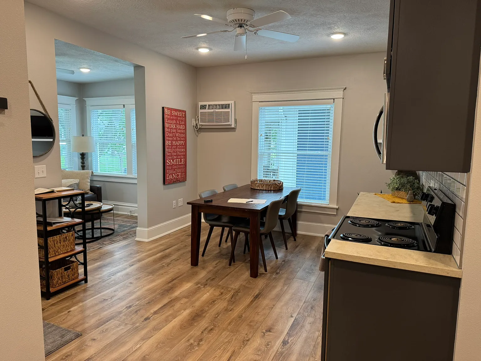 2 bed, 1100 sqft, $1,525 — Photo 3