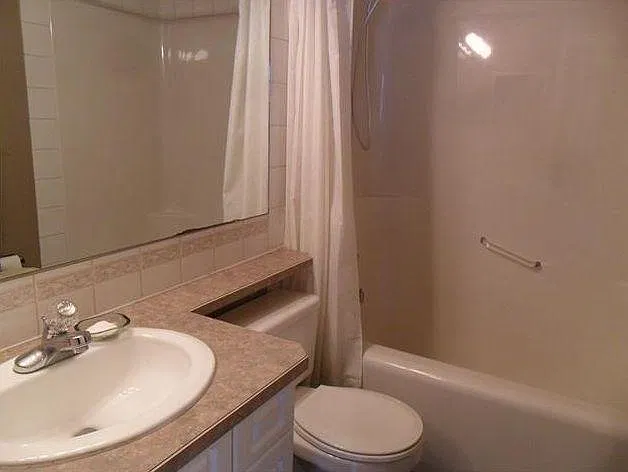 3 bed, 1400 sqft, $2,300 — Photo 4