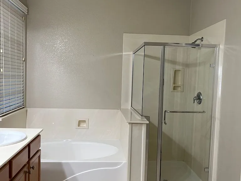 2338 Dunsley Cir — Photo 39