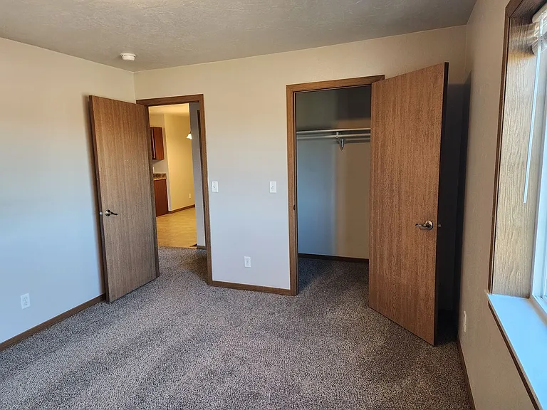 625 E Brian St — Photo 10