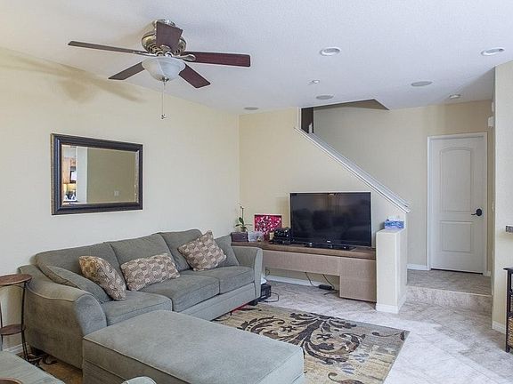 4th image of 217 River Park Dr