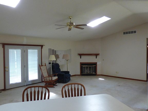 5th image of 757 Park Plaza Dr