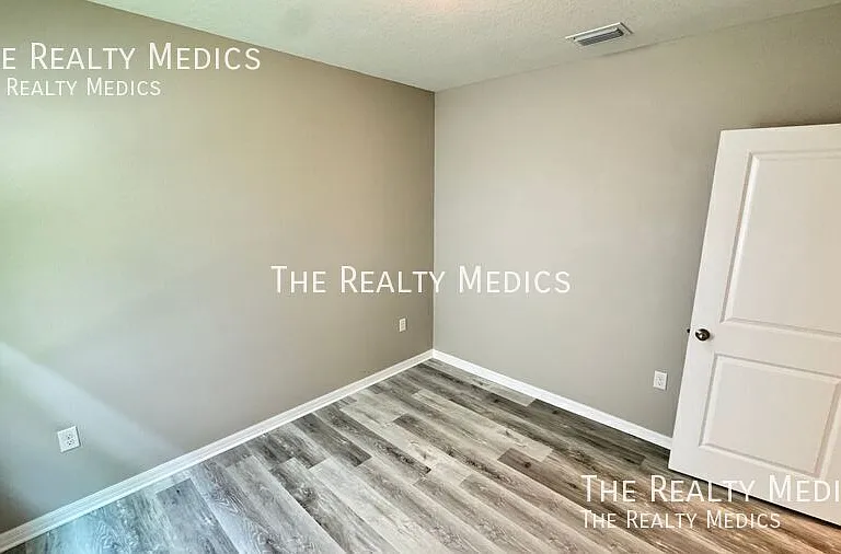 10906 Carlton Fields Dr — Photo 27