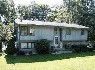 13 Forest View Ct, Valley Cottage, NY 10989